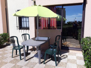 T2 Cabine 4 pers, Terrasse, Parking, Plage à 50m - FR-1-81-529